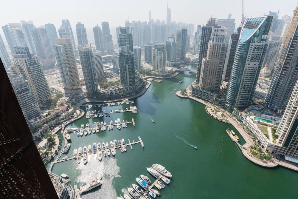 Stunning 1BD Apartment 15mins to Marina Promenade!