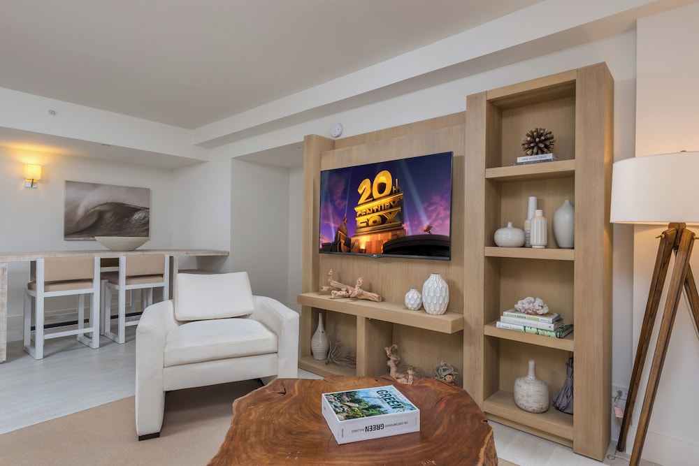 Luxury Vacation Rentals at 1 Hotel & Homes by LRMB