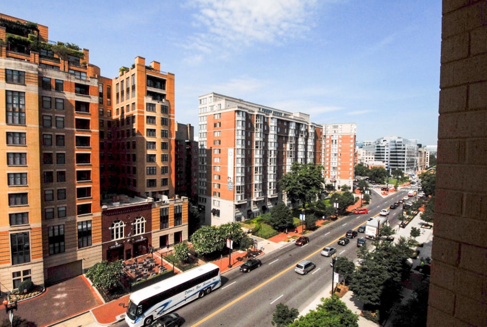 Global Luxury Suites at The Convention Center