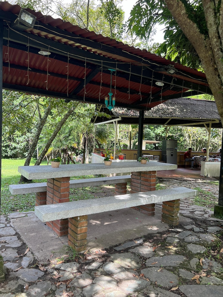 Bahareque Hostal