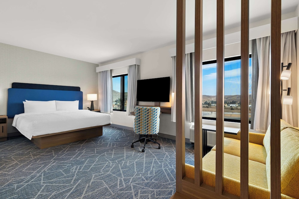 Hampton Inn & Suites Corona, Ca