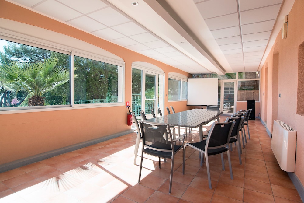 meeting & event spaces