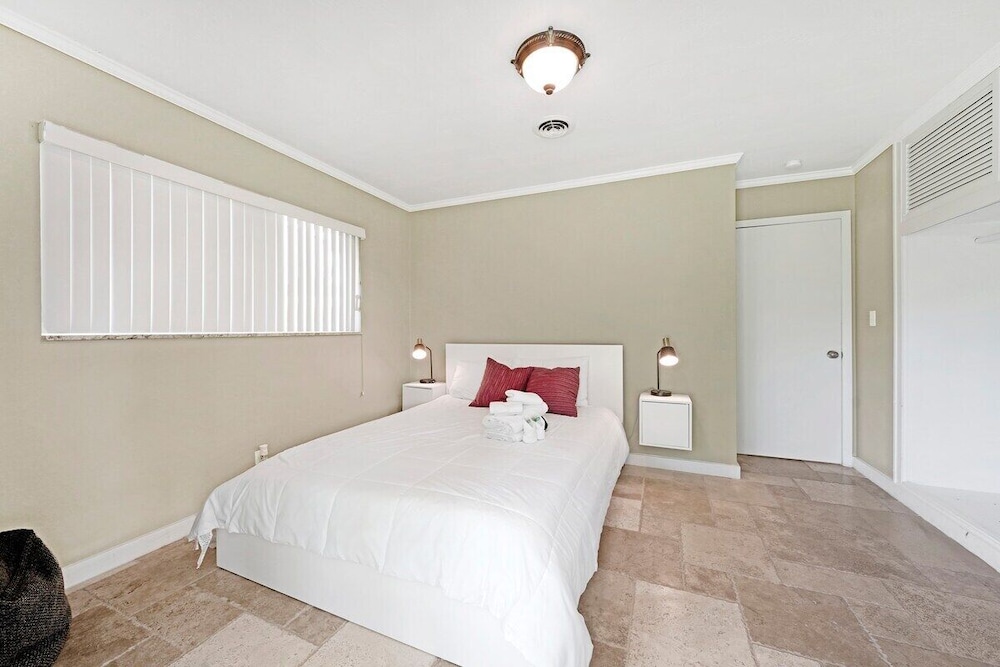 332 Wilton Manors in Wilton Manors