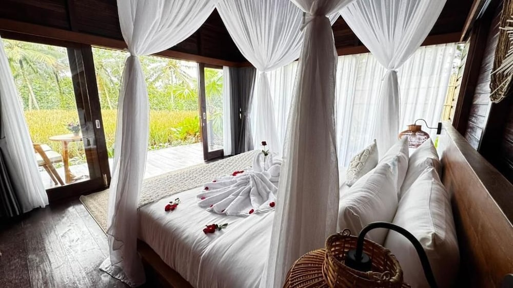 Eco Oasis Wooden Villa