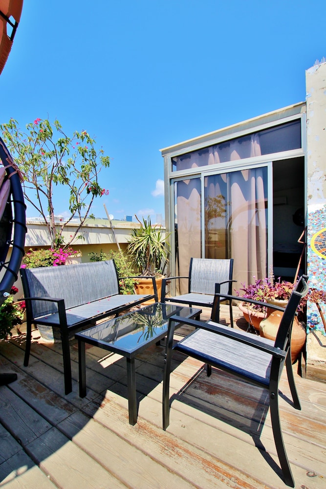 Super Central Stunning Roof 2BR Apt