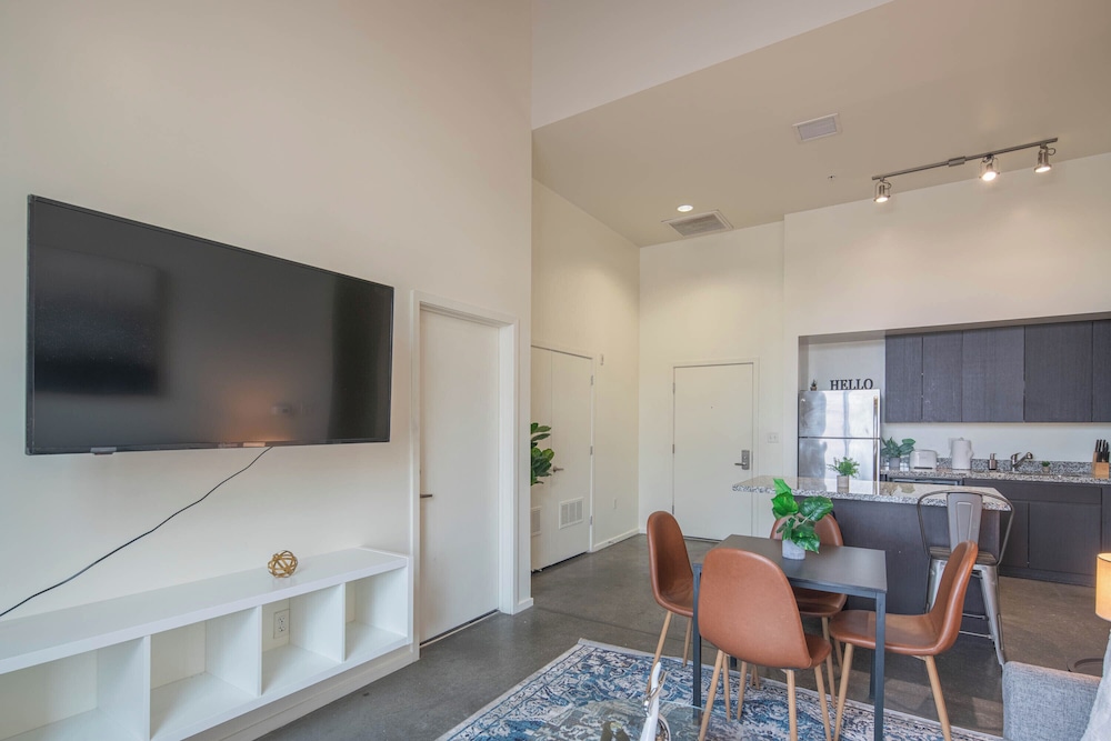 ROVE LIVING/KL - Roosevelt Point