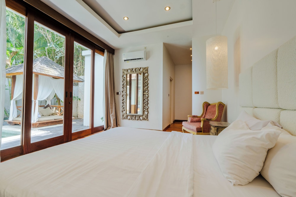 Villa Chloe by Pertama Management
