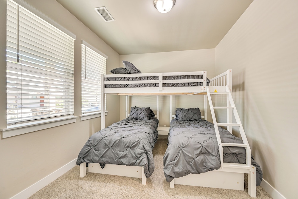 Family-friendly Flagstaff Home Near Hiking Trails!