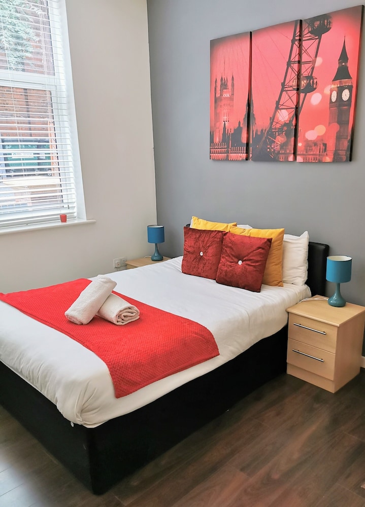 2bed Apt -king Bed -free Parking - Family Friendly view 2