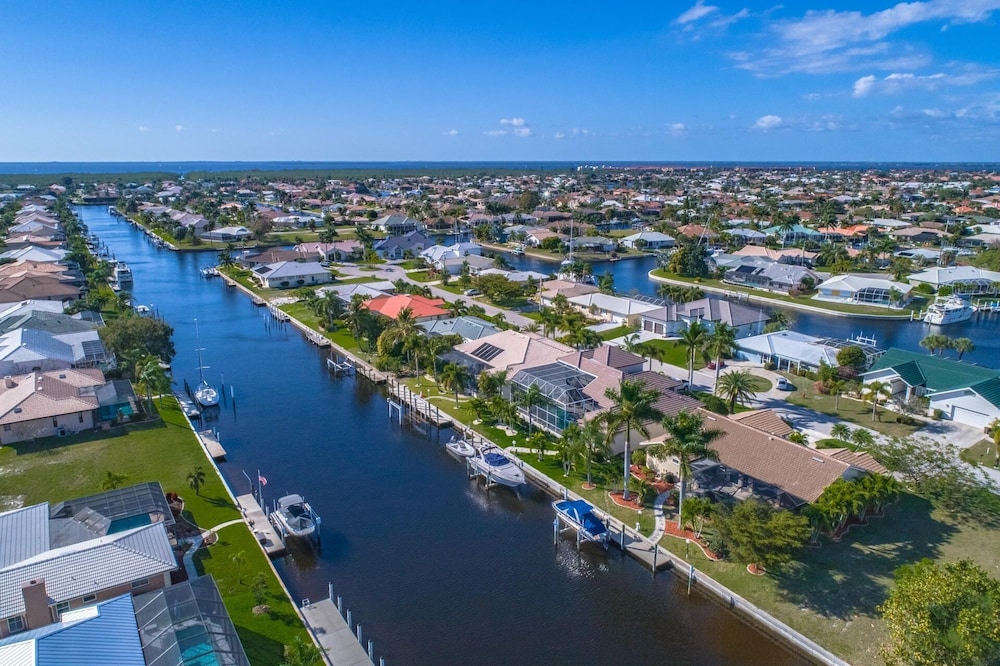 Punta Gorda 3-Bedroom Canalfront Vacation Home with Dock 3 Home