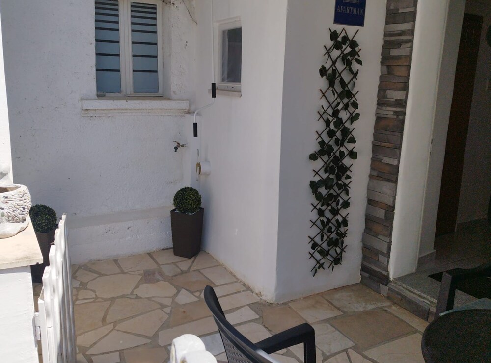 Apartment Leo Povile