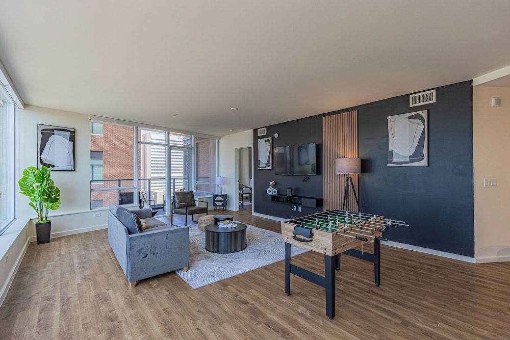 ROVE LIVING/KL - 44 Monroe