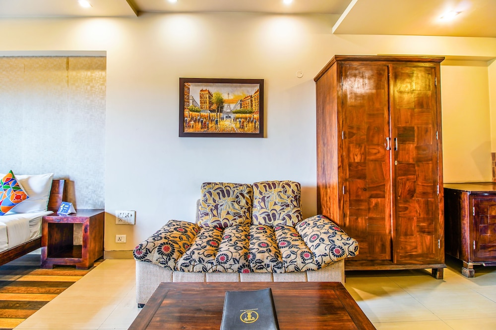 Noida Vacations - FabHotel Tavisha Villa - Property Image 15