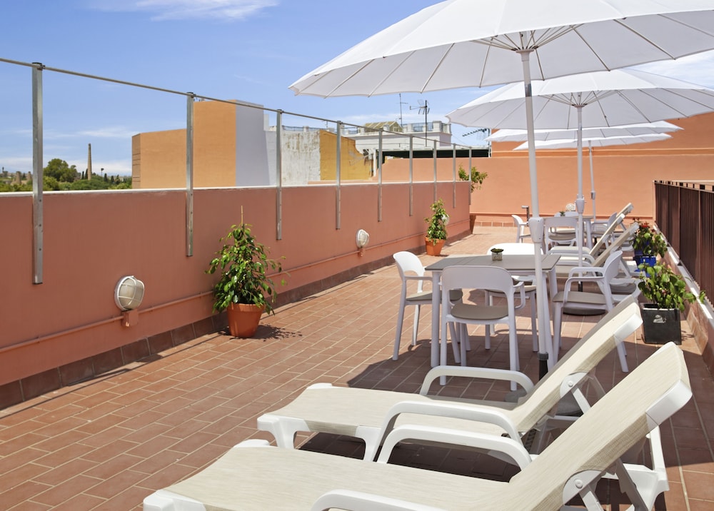 Apartamentos Metrópolis Sevilla view 2