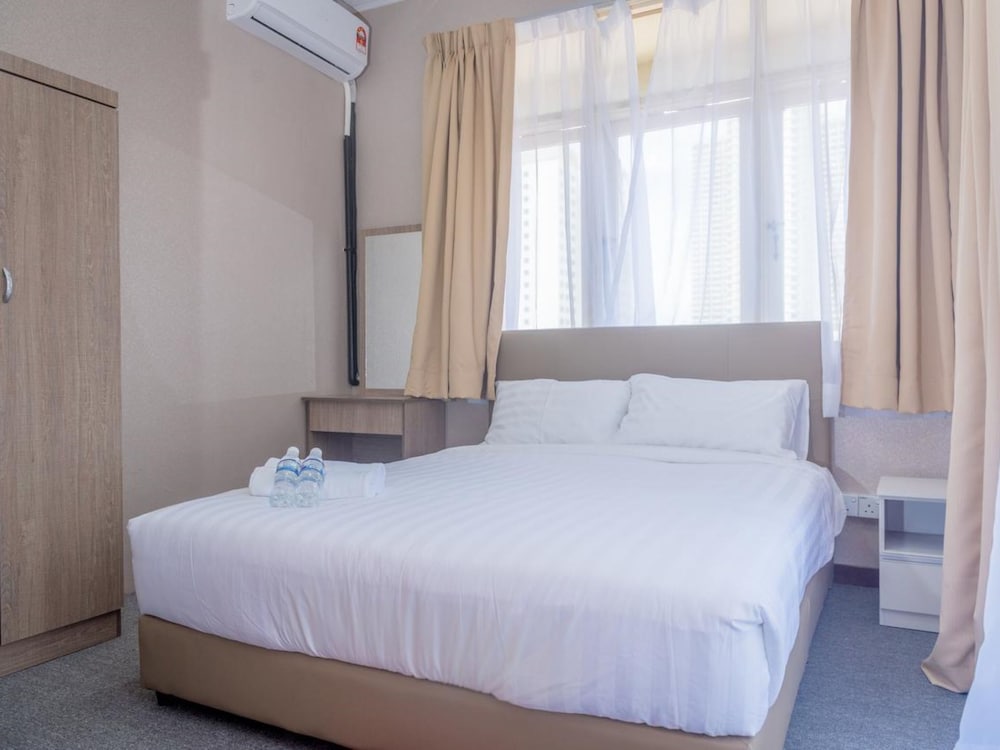 SPOT ON 89645 Ong's Court photo 5