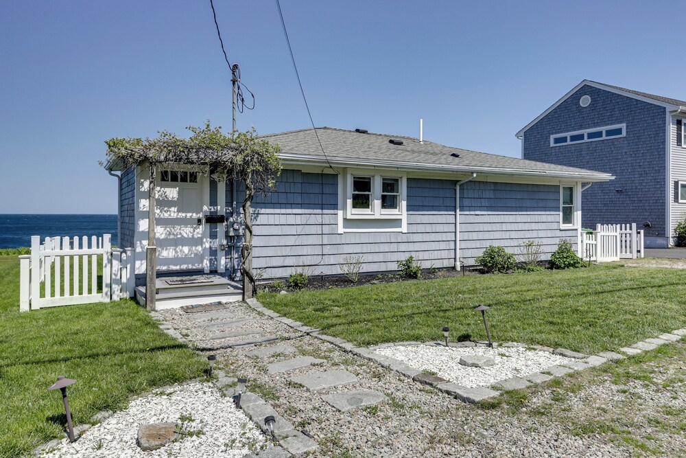 Oceanfront Cottage on Cape Cod Bay w/ Game Room