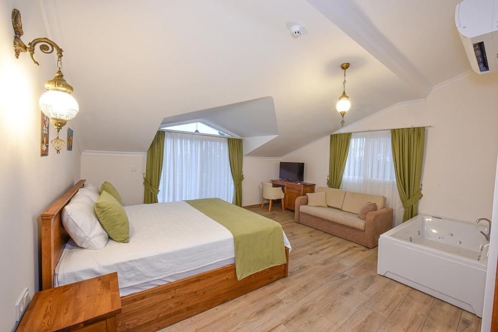Infinity Ruby Hotel - Image 22