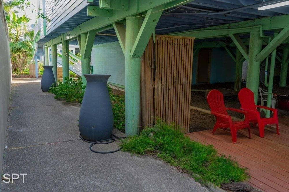 Lil Caribbean Vibes 2 Bedroom Home