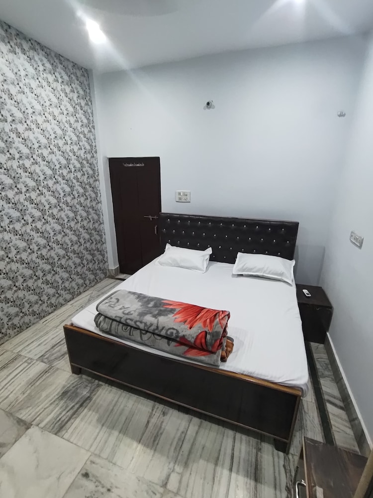 Shree Shyam Paying Guest House