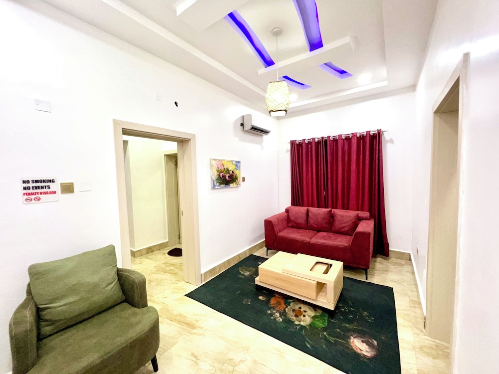 FURNISHED APARTMENTS