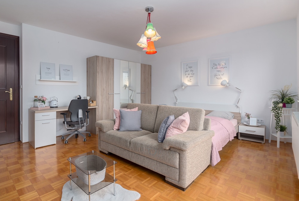 Rooms and Apartments in Eagle's Nest view 5