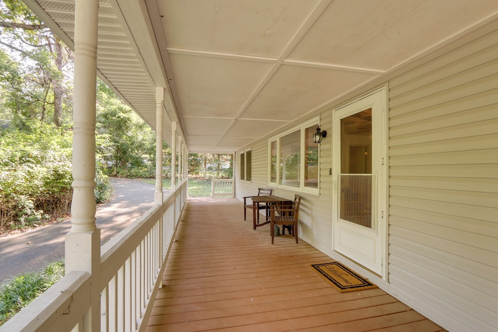 Harpers Ferry Cabin - Walk to Private Lake! - Property Image 12