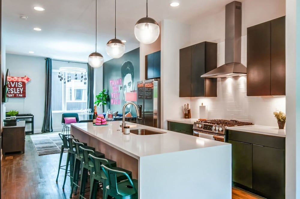 Elvis-themed 13 Beds Rooftop City Views