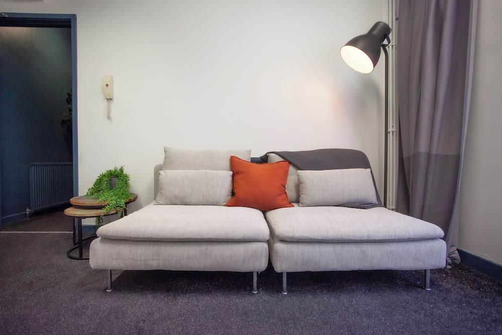 higgihaus 107 Sleeps 4 Monday - Friday