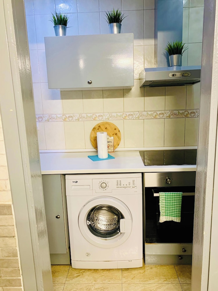 Basic Interior Apartment Sagrada Familia