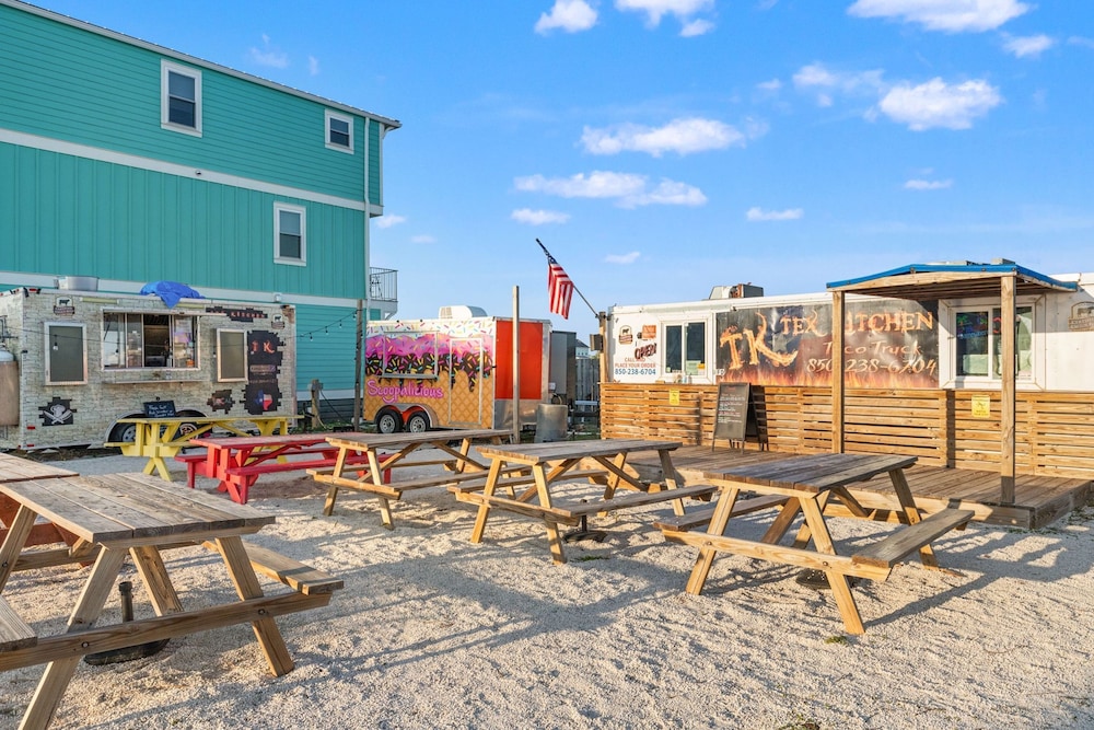 Beach House - C Shucker by PHG