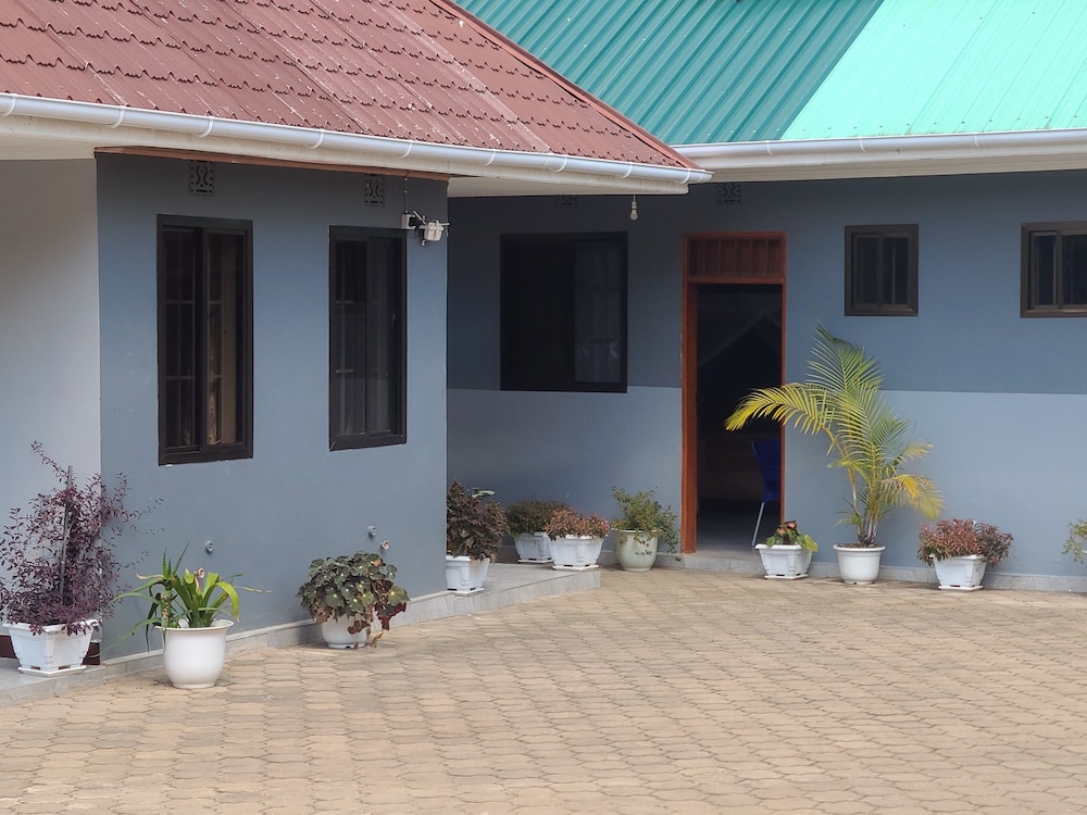 MEULY FAMILY LODGE