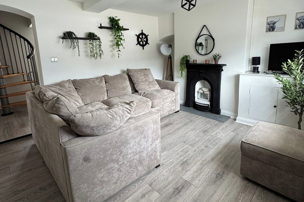 Charming Middlewich House - Sleeps 4