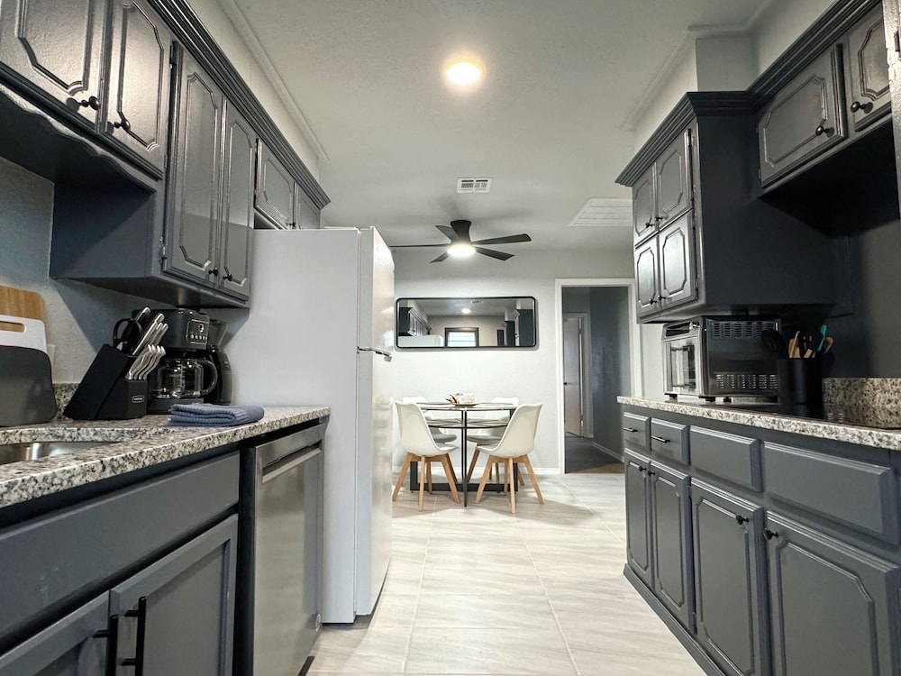 7BR Comfort Haven For 16 I Next to Tinker I EC
