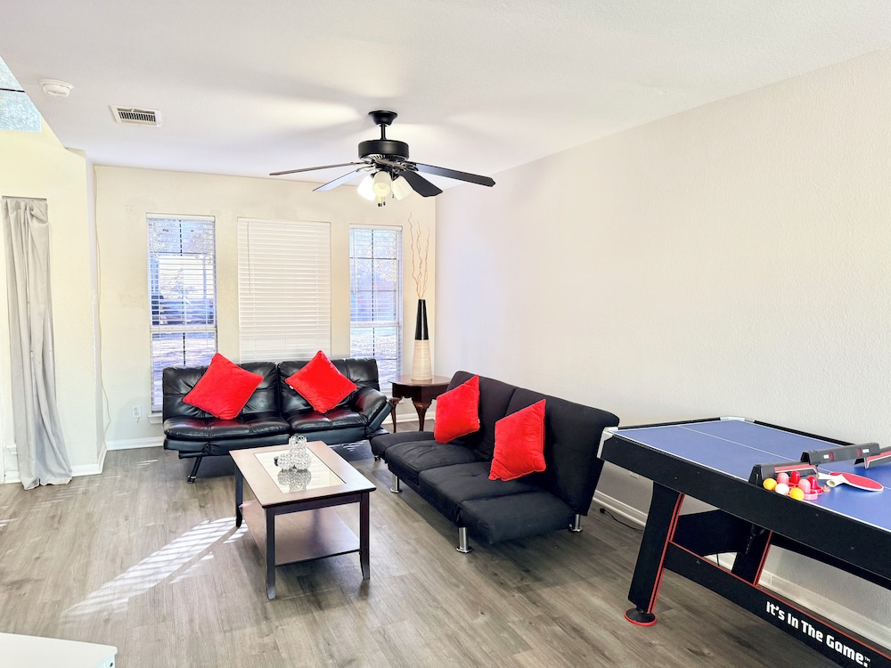 Family Retreat Near Kalahari-Sleeps 11