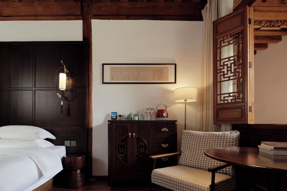 Shaxi Ancient Town Chang Le Li Chinese Courtyard Hotel