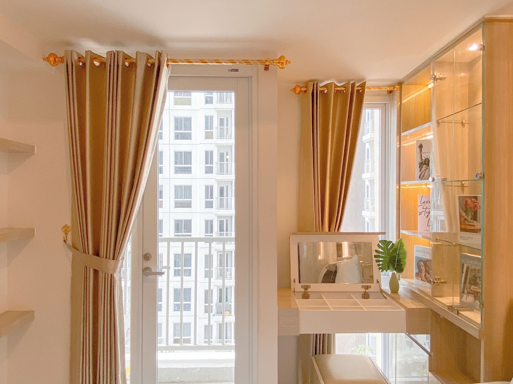 Homey and Comfort Stay Studio Tokyo Riverside PIK 2 Apartment