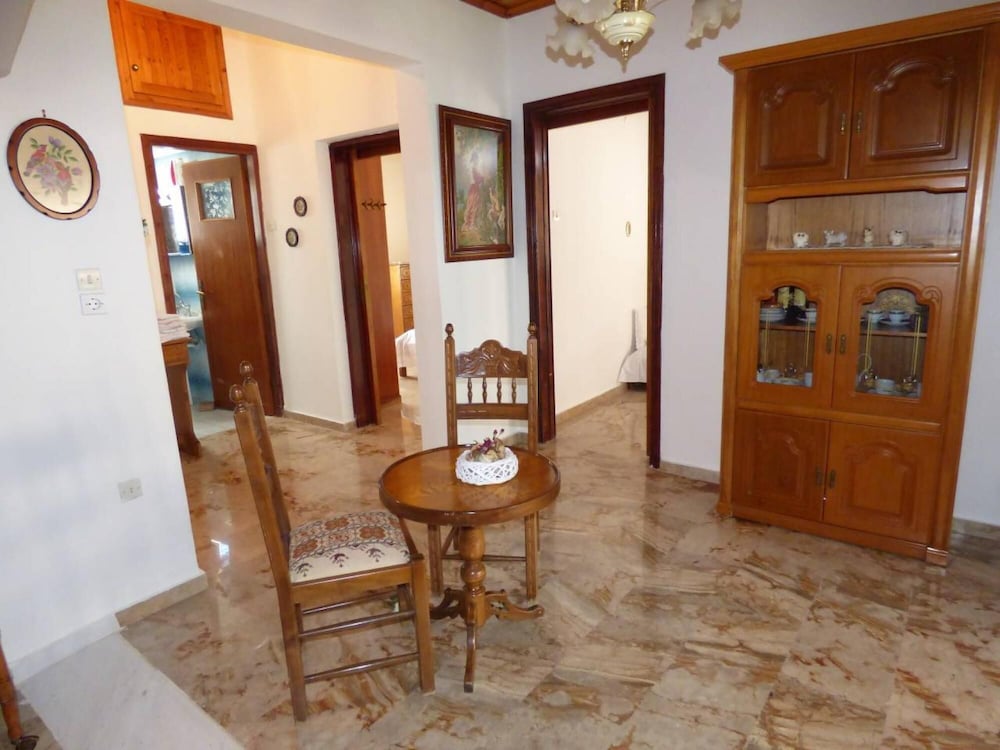 Venetia s Seaside Garden Home photo 5