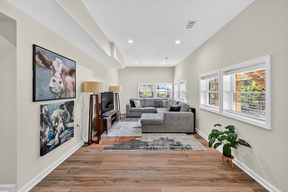 Atlanta Family Retreat 5br And Backyard 5 Bedroom Home