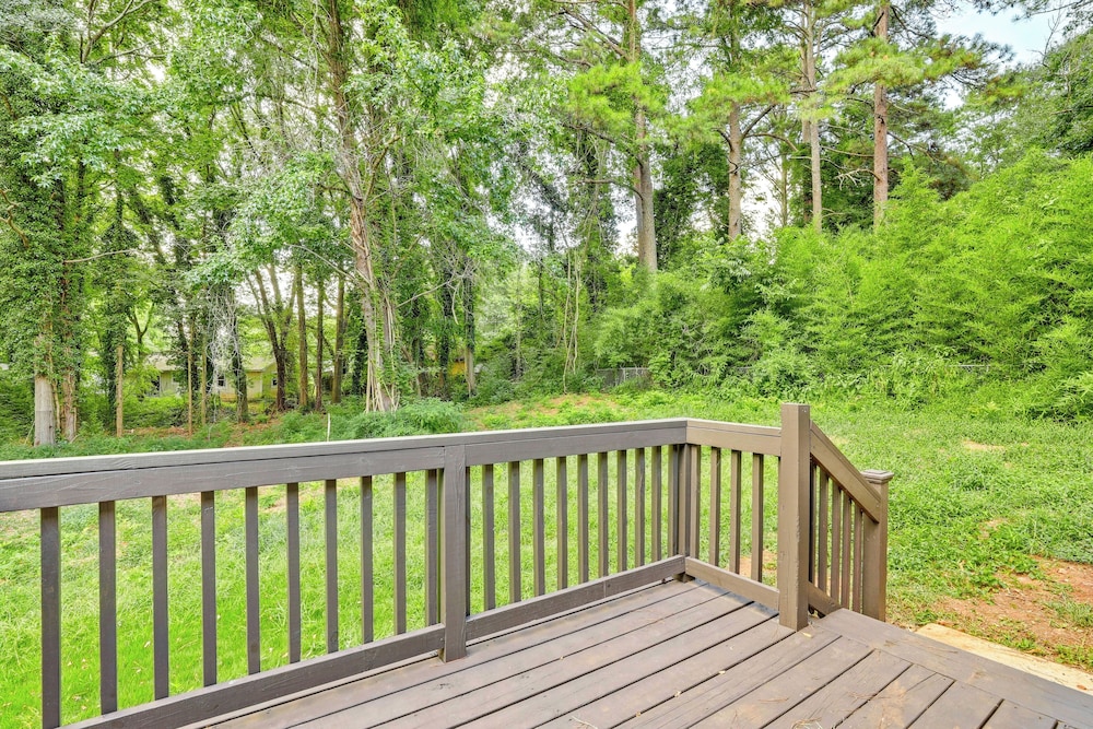 Modern Home w/ Yard Near ATL Attractions!