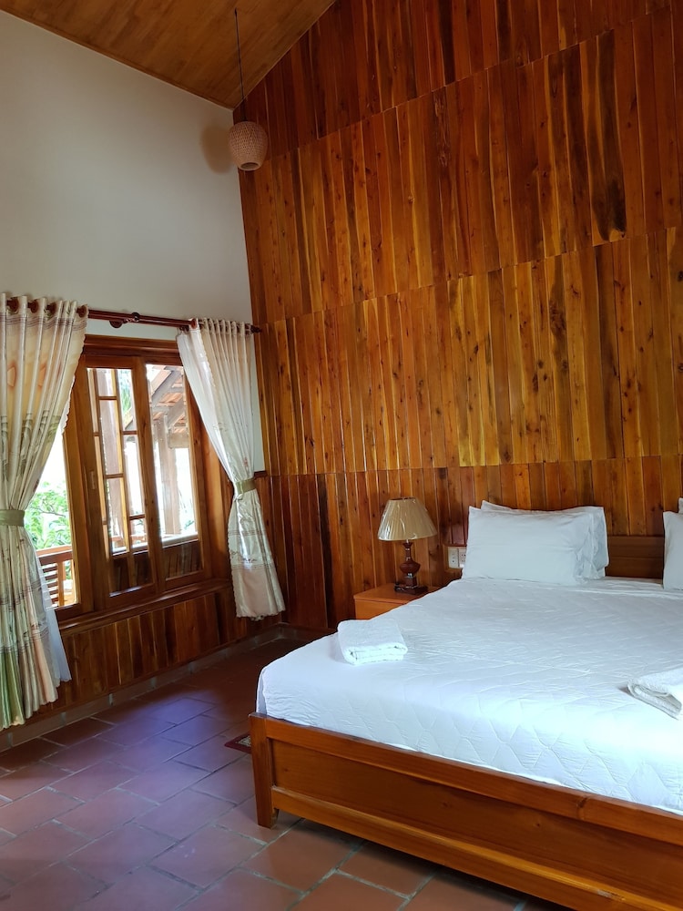 Free Beach Resort