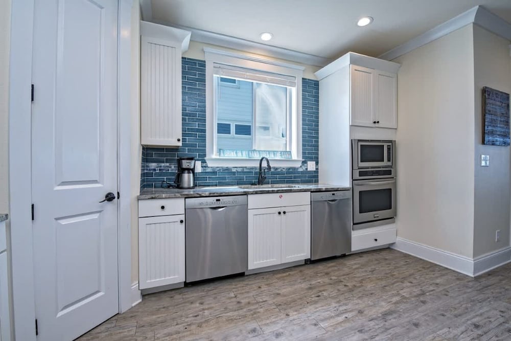 Beachfront 9bed Easybreezy East