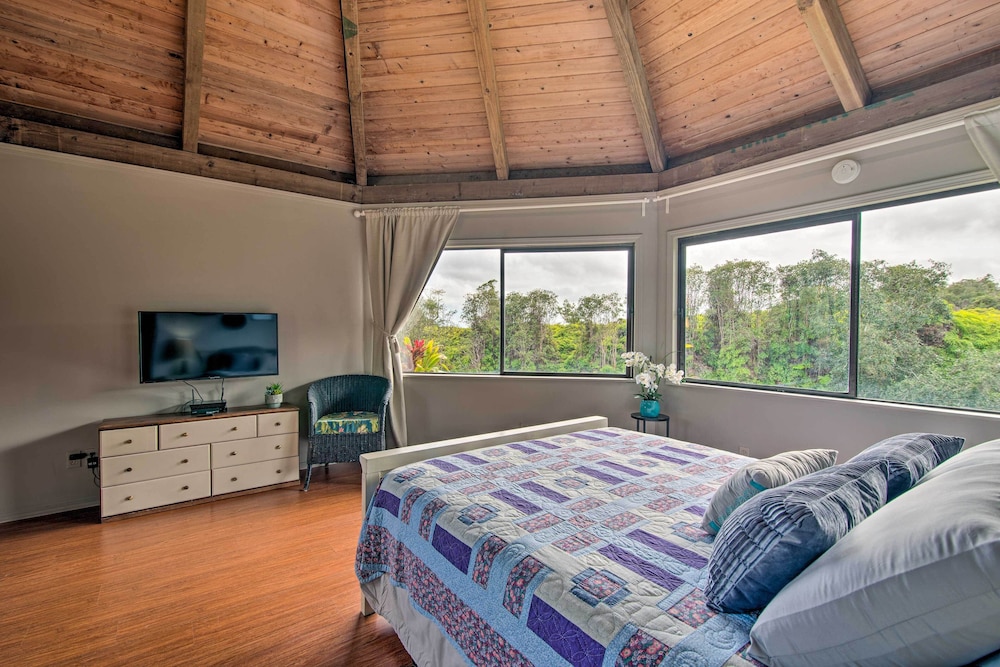 Maui Vacations - Hilo Couples Retreat  6 Miles to Honoli'i Beach! - Property Image 2