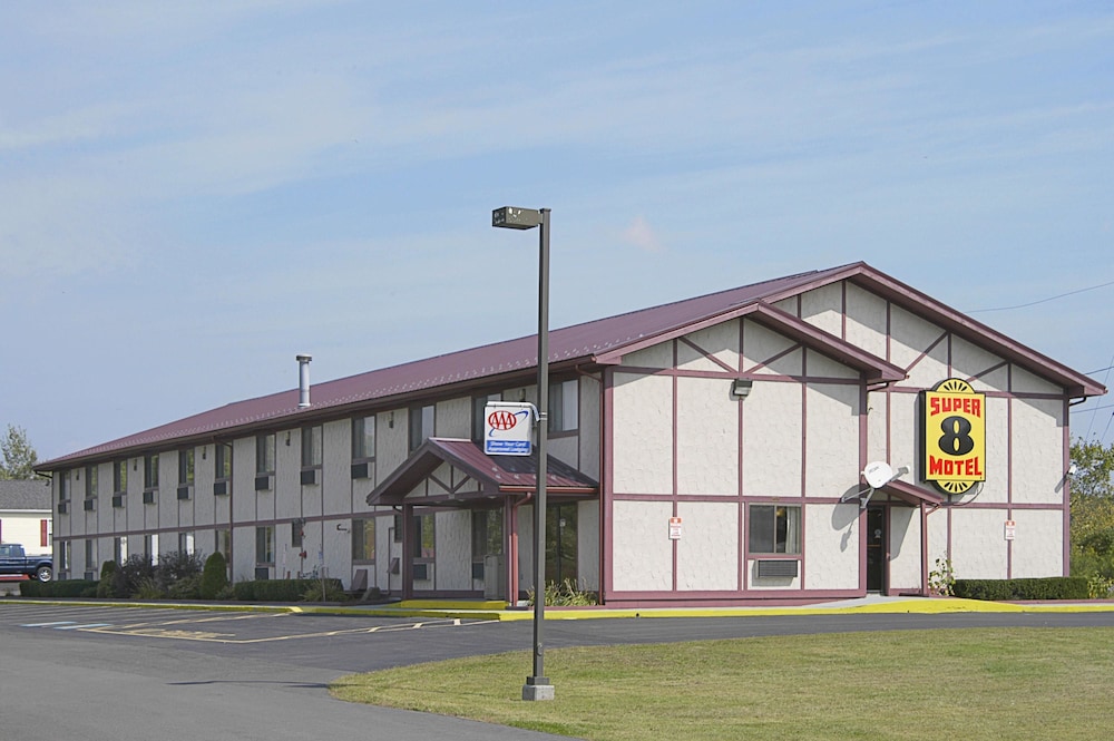 Super 8 by Wyndham Pulaski - Property Image 13