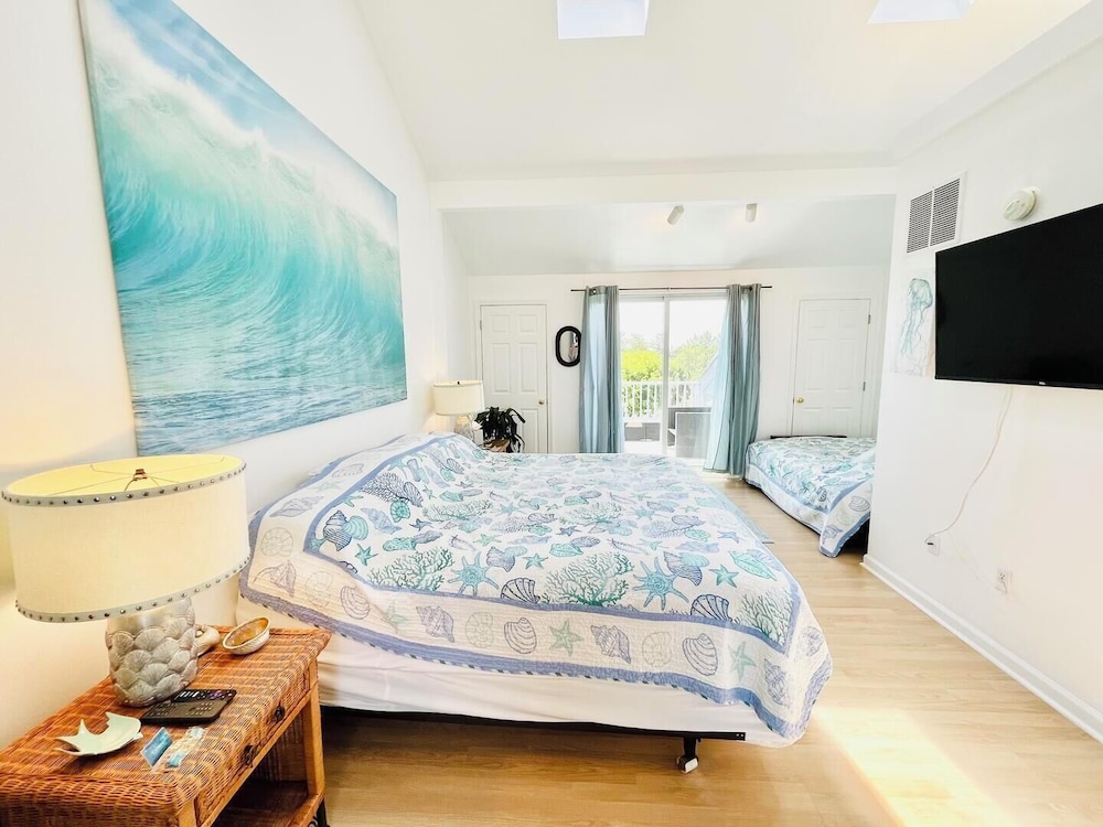 SEA Strand Court 3 #22