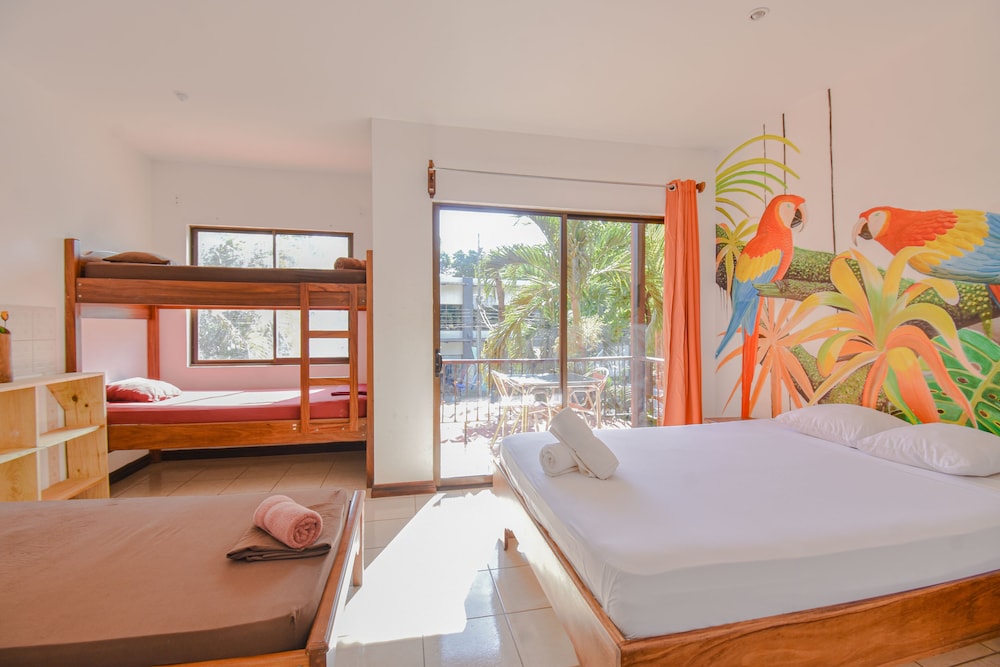 Tramonto ROJO Santa Teresa Guest House view 3