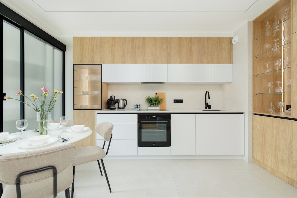 Beachside Apartment by Renters