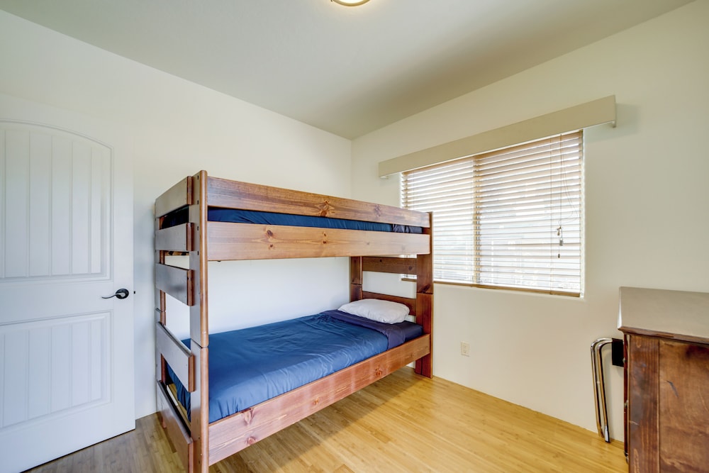 Thunder Mtn Views: Walkable Home in West Sedona!