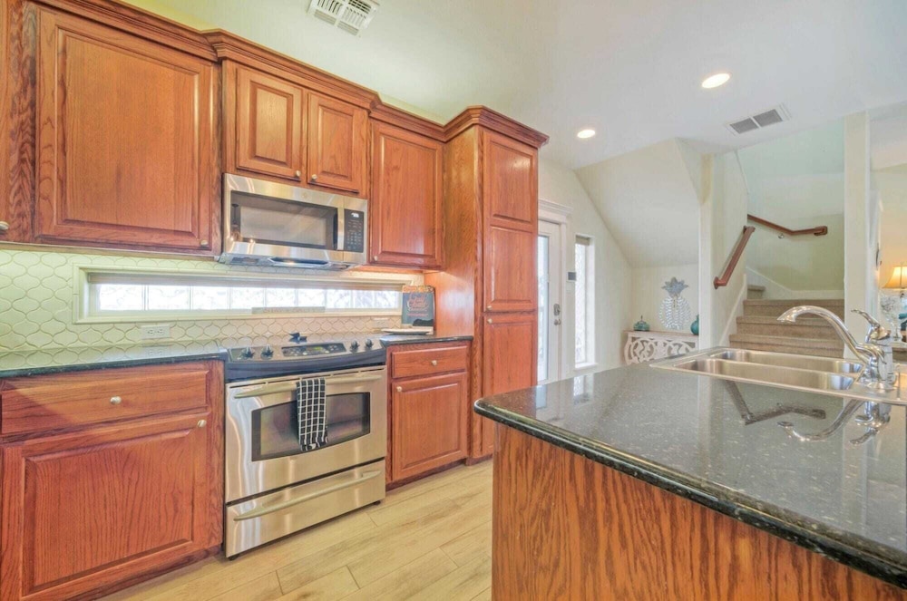 2 Homes, Sleeps 22 Steps to the Beach, Private Pool, Fire Pit, Balcony Views