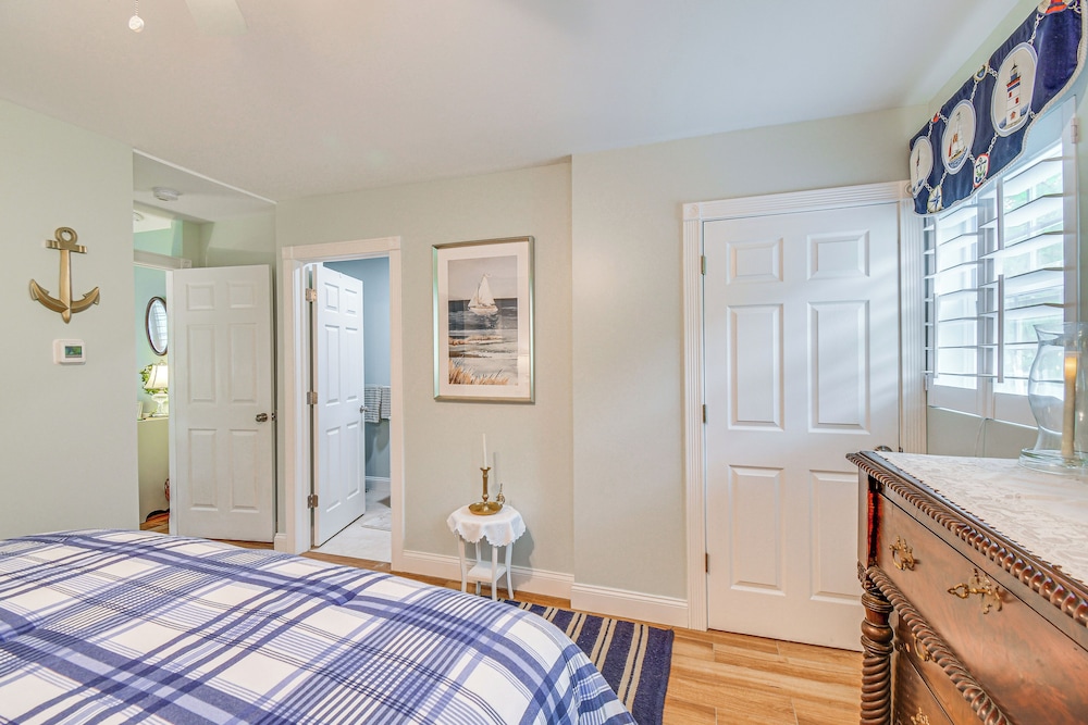 Seneca Lake Retreat w/ Deck - Walk to Wineries! view 5