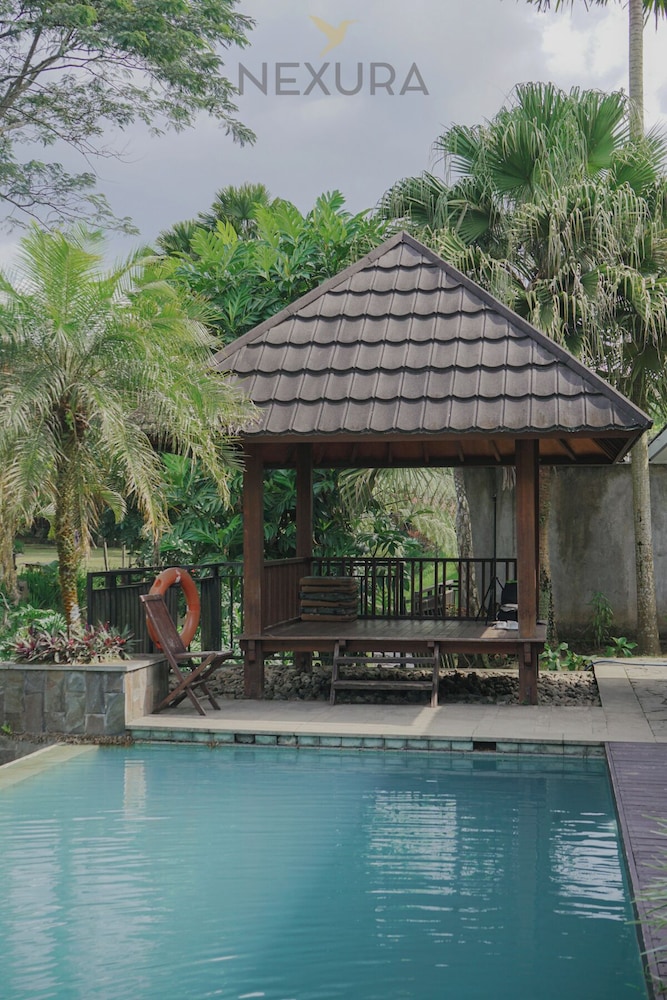 Jambu Klutuk Resort